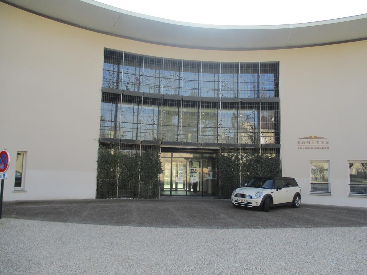Domitys Le Parc Balsan Aparthotel Châteauroux Esterno foto